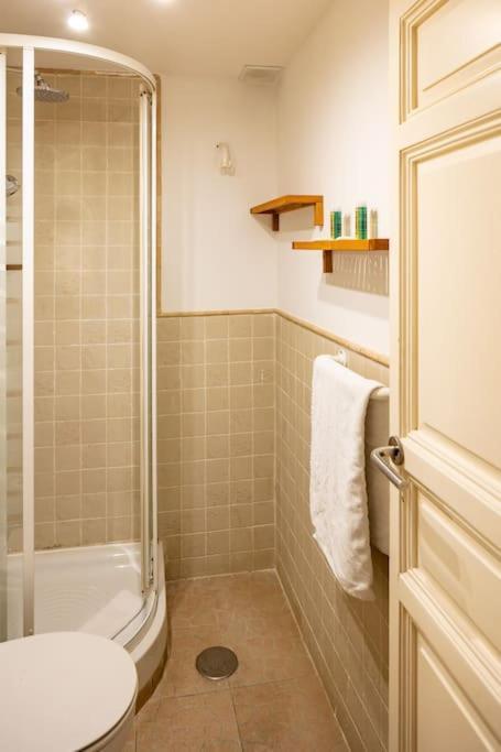 Beautiful Apartment In Malasana For 3 Pax - Ferrer Madrid Exteriör bild
